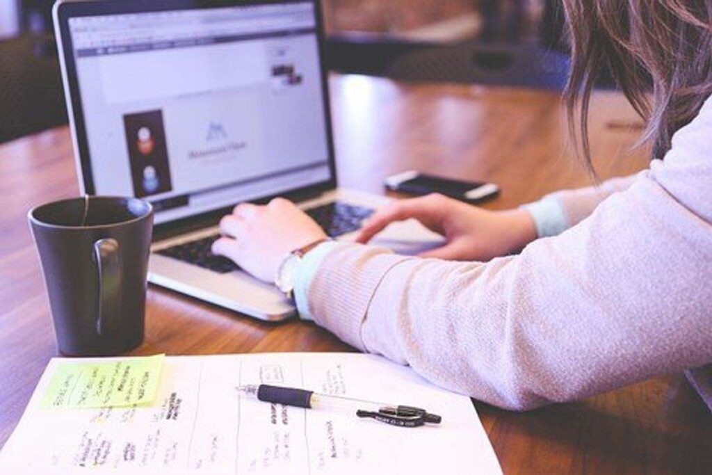 How To Build An Internet Business Using Twitter