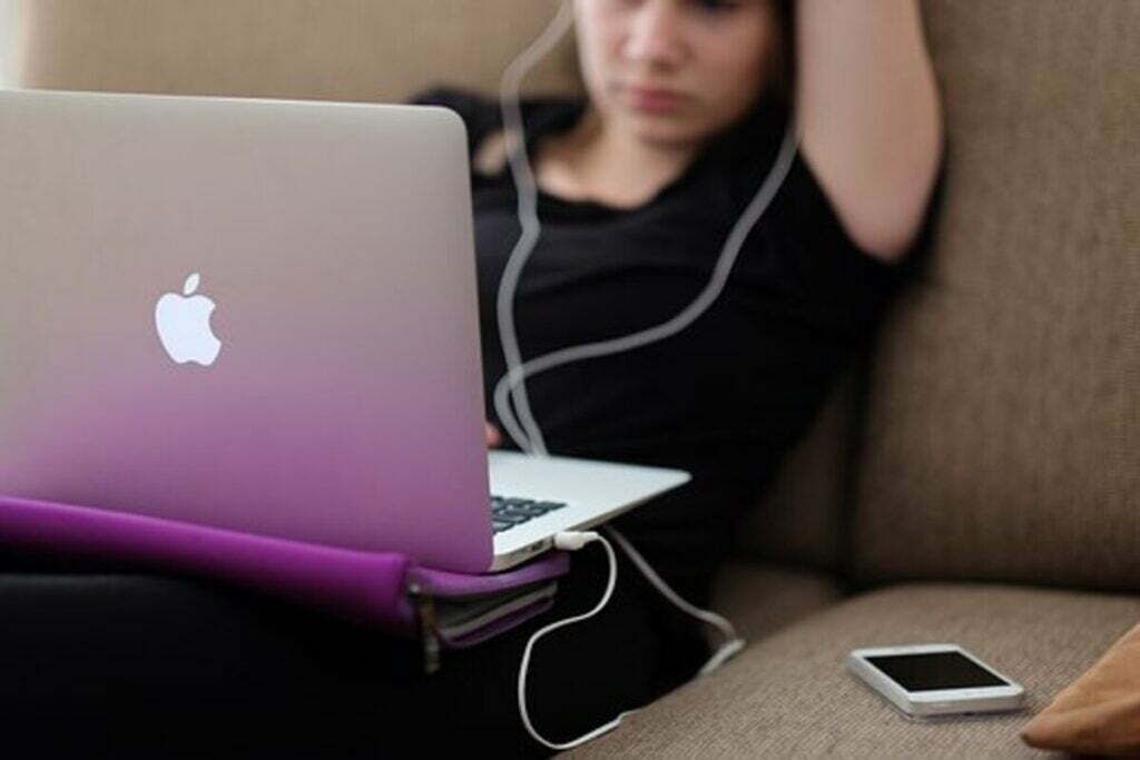 laptop iphone