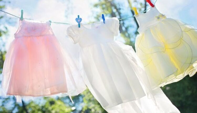 how to remove mold from clothes