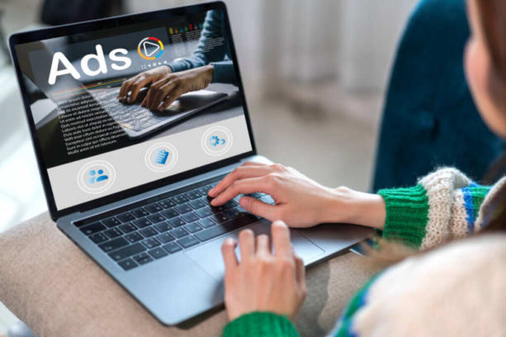 Yahoo Ads vs . Social Media Promotion Comparison