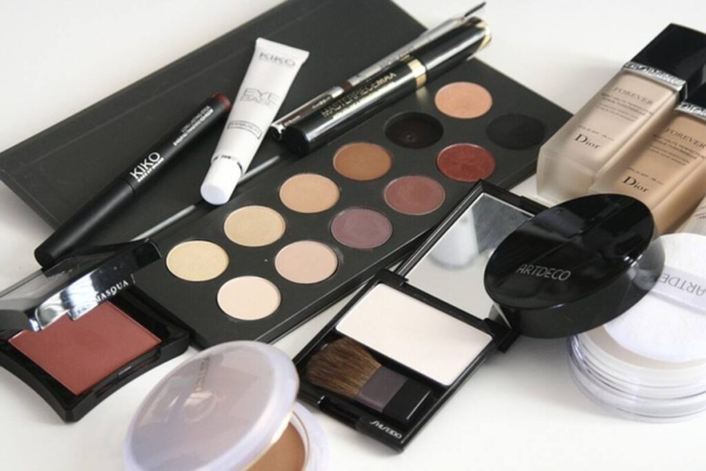 pink eyeshadow palette